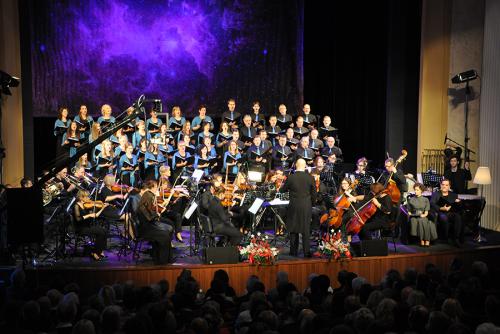 Pozvanie na koncert speváckeho zboru Ireny Szurmanovej - Veľký príbeh o láske